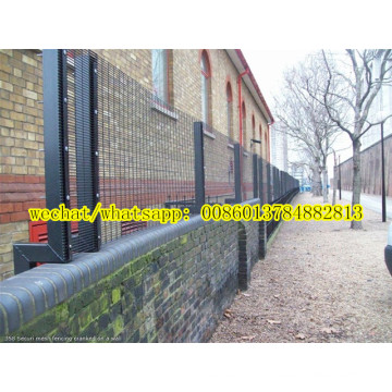 Difficult to Attack Welded Wire Mesh Fence